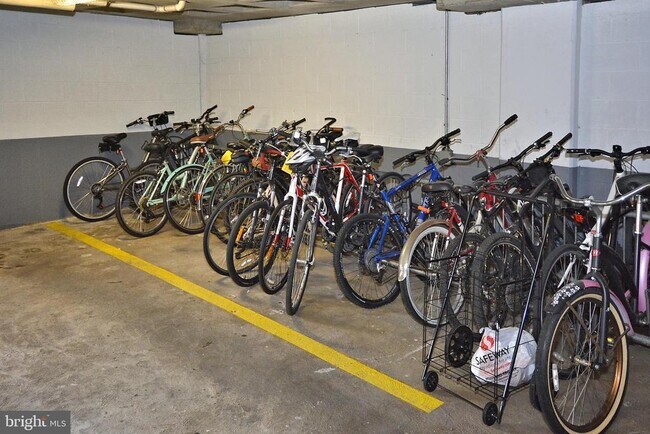 Building Photo - 115 N Lee St