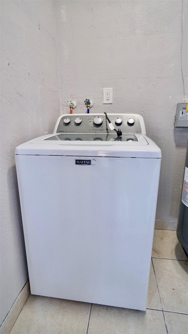 Building Photo - 5908 NW 81st Ave