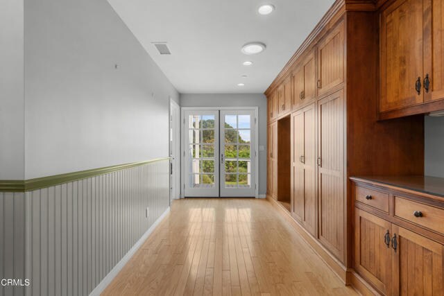 Building Photo - 2102 Buena Vista Dr