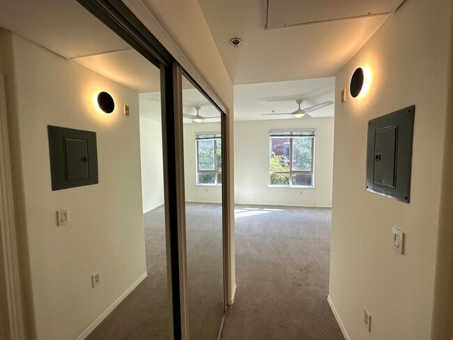Building Photo - Gorgeous Spacious 2 Bedroom - 2 bath Condo with parking in Little Tokyo