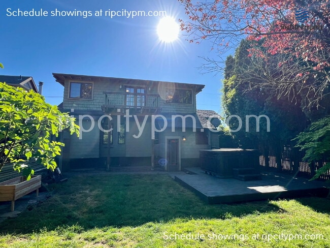 Building Photo - 3125 SE 20th Ave