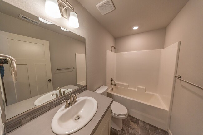 Building Photo - 2333 S Brookside Pl