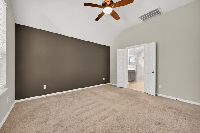 Building Photo - 381 Andes Dr