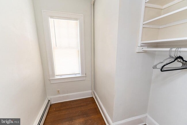 Building Photo - 733 Camden Ave