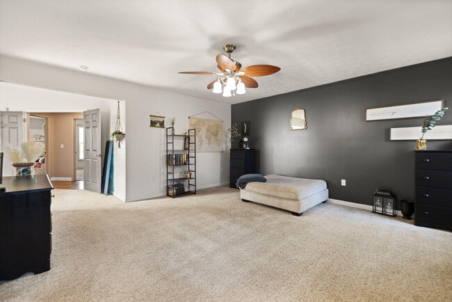 Building Photo - 76 Waterford Way