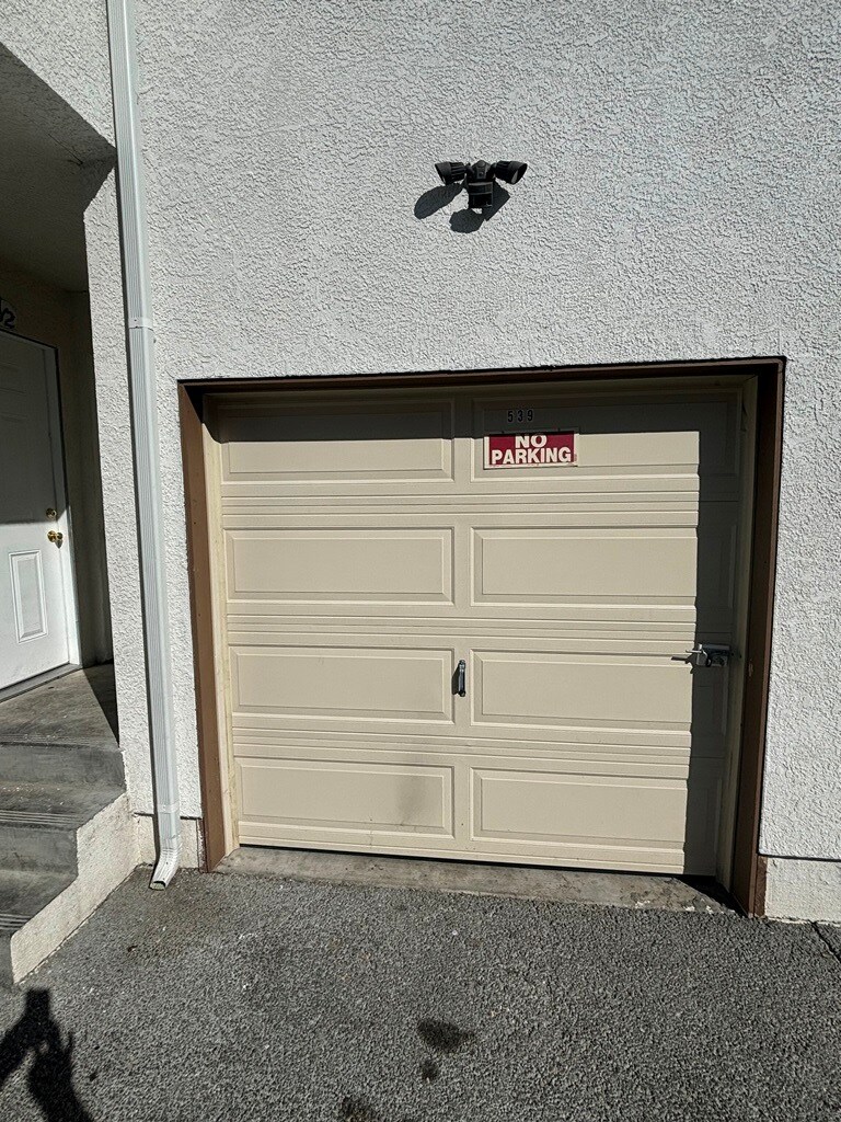 Building Photo - 539 W 93rd St