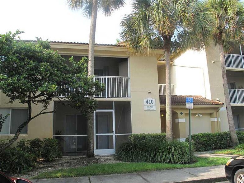Building Photo - 410 S Park Rd
