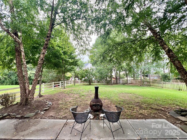 Building Photo - 5717 Lindley Crescent Dr