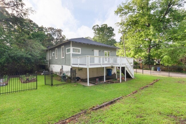 Building Photo - Charming 1920's Bungalow w/ Modern Upgrade...