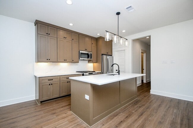 Building Photo - 4101 Victoria