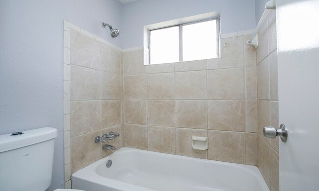 Building Photo - 14239 Montaigne Dr