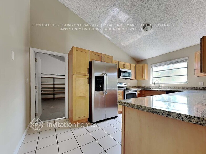 Building Photo - 8600 SW 140th Terrace