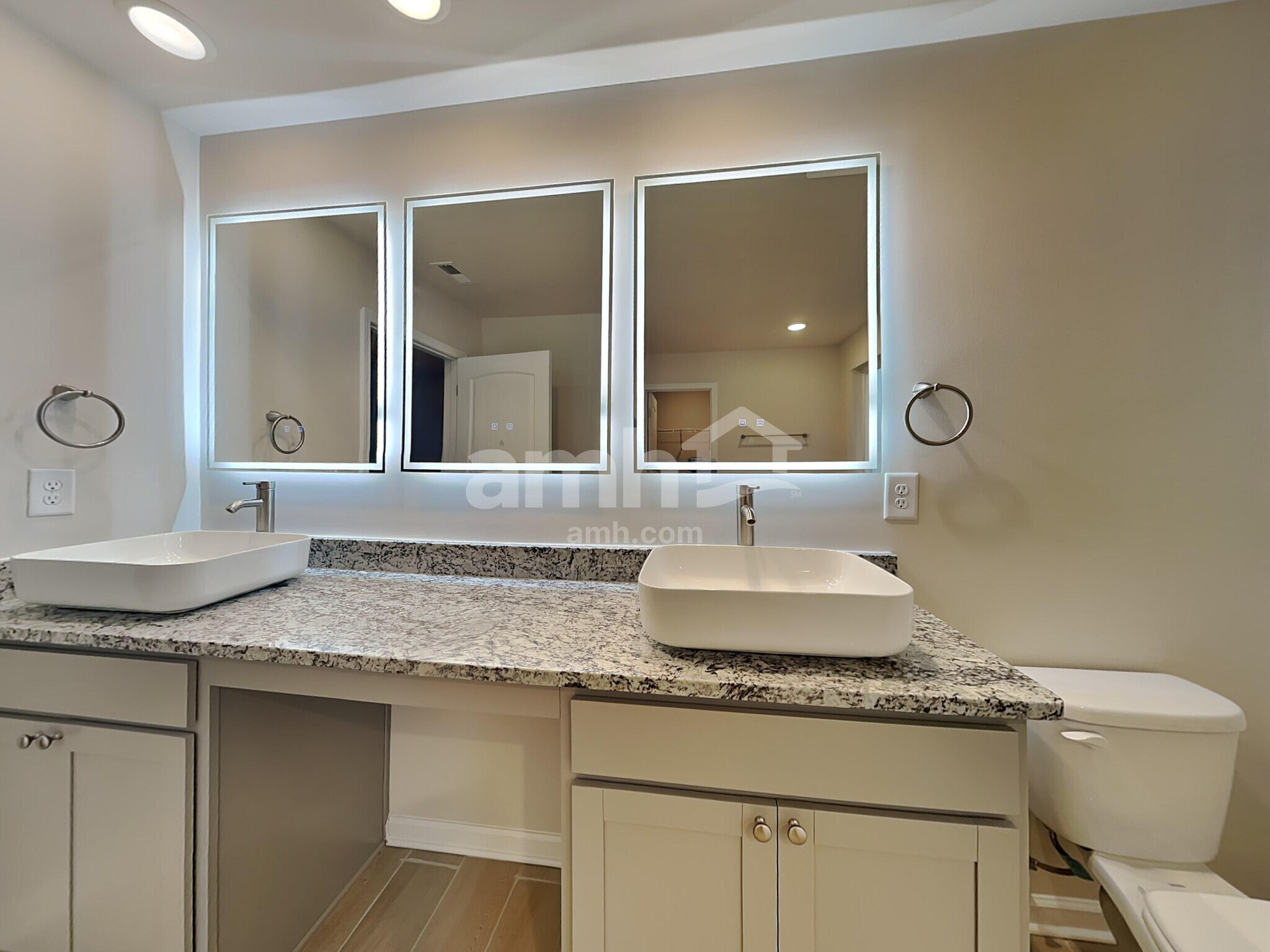 Building Photo - 3120 Emberly Dr