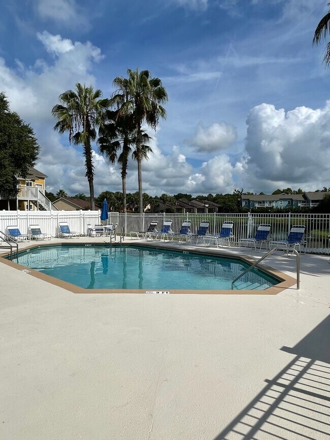 Building Photo - Charming 3-Bedroom, 2-Bath Condo in the Ga...