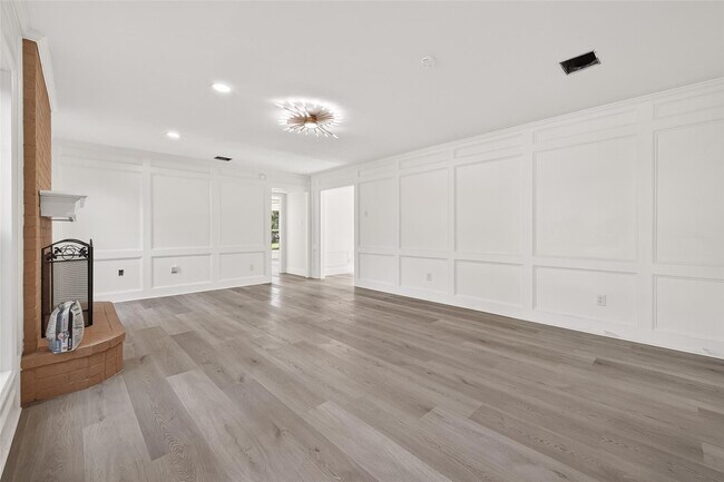 Building Photo - 6210 Rippling Hollow Dr