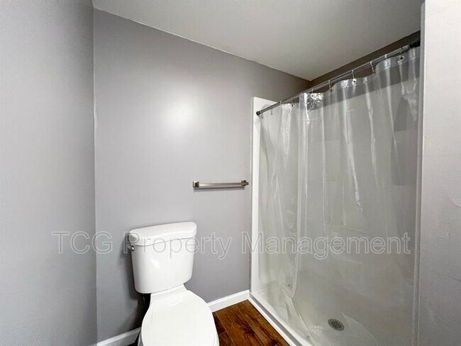 Building Photo - 629 3rd Ave