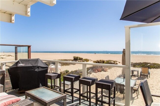Building Photo - 35 Surfside Ave.