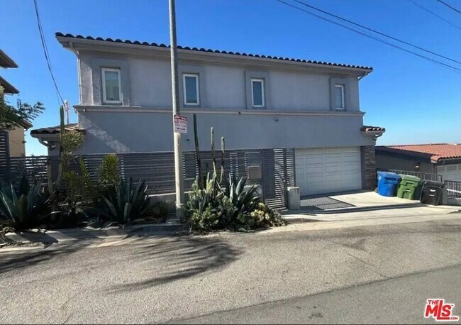 Primary Photo - 3320 Two Tree Ave