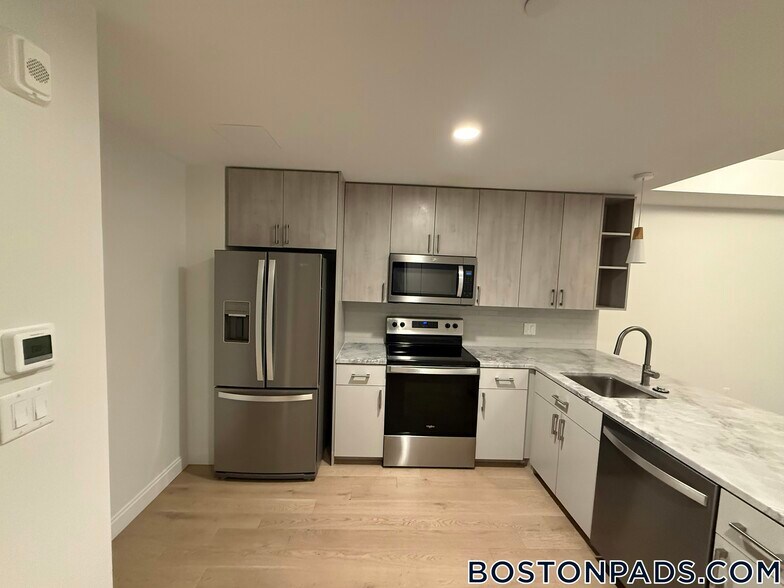 Building Photo - 55 Brighton Ave