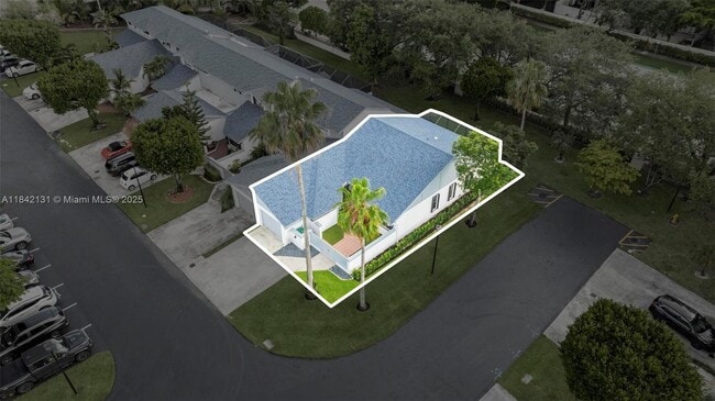 Building Photo - 10190 NW 52nd Terrace