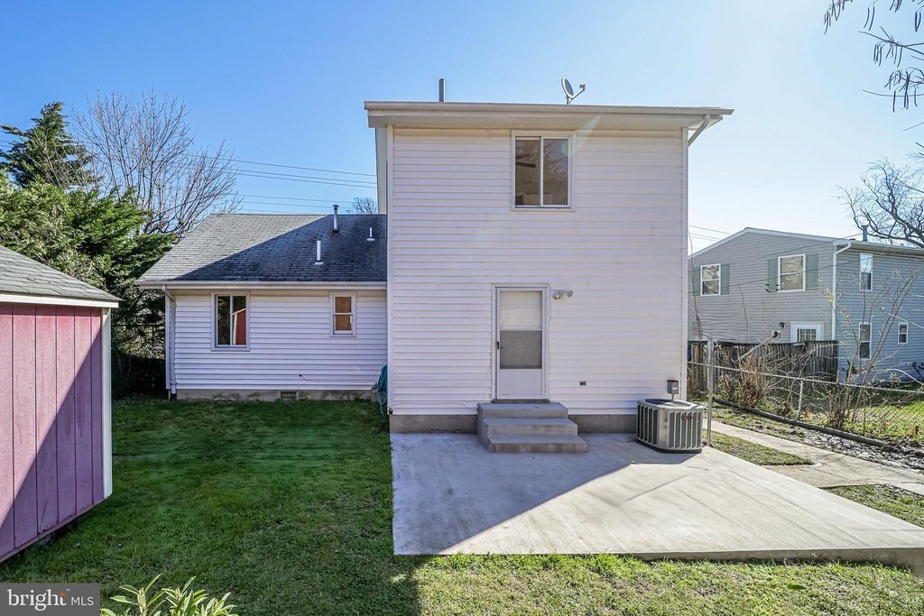Building Photo - 1912 S Glebe Rd