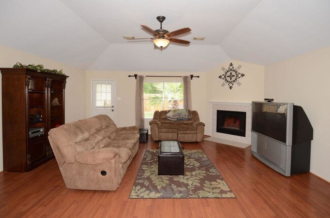 Building Photo - 6207 Highland Branch Dr