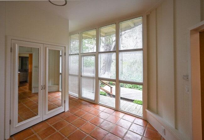 Building Photo - Dolores Street Triplex