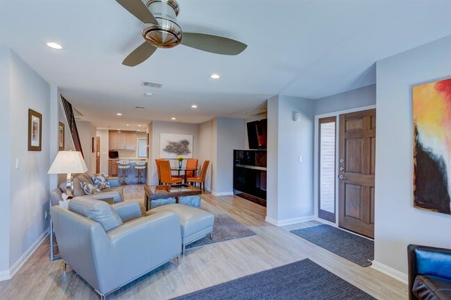 Building Photo - 668 S Ripple Creek Dr