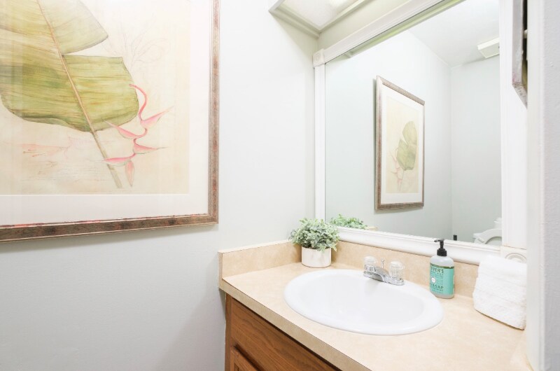 Building Photo - 3600 SW 19th Ave