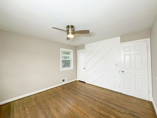 Building Photo - 1206 Quo Ave