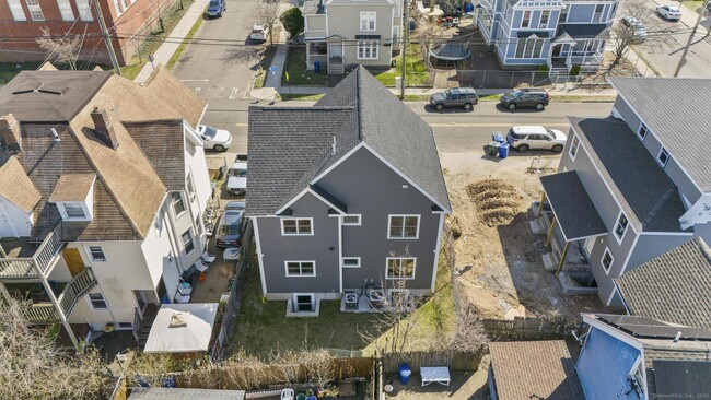 Building Photo - 195 Arctic St