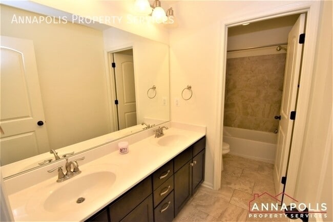 Building Photo - 917 St Martins Loop