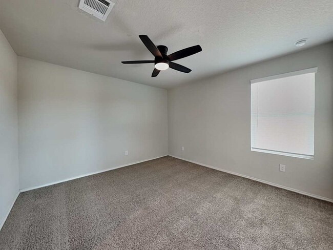 Building Photo - 3342 Kornberg Dr