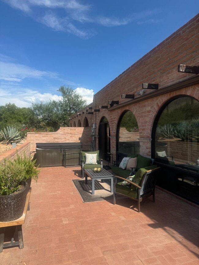Building Photo - Sophisticated Catalina Foothills Sanctuary: Premium 3-Bedroom Townhome with 2-Car Garage