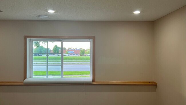 Building Photo - 7866 Old Carriage Ct