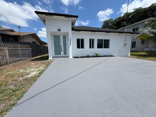 Building Photo - 3039 NW 51st Terrace