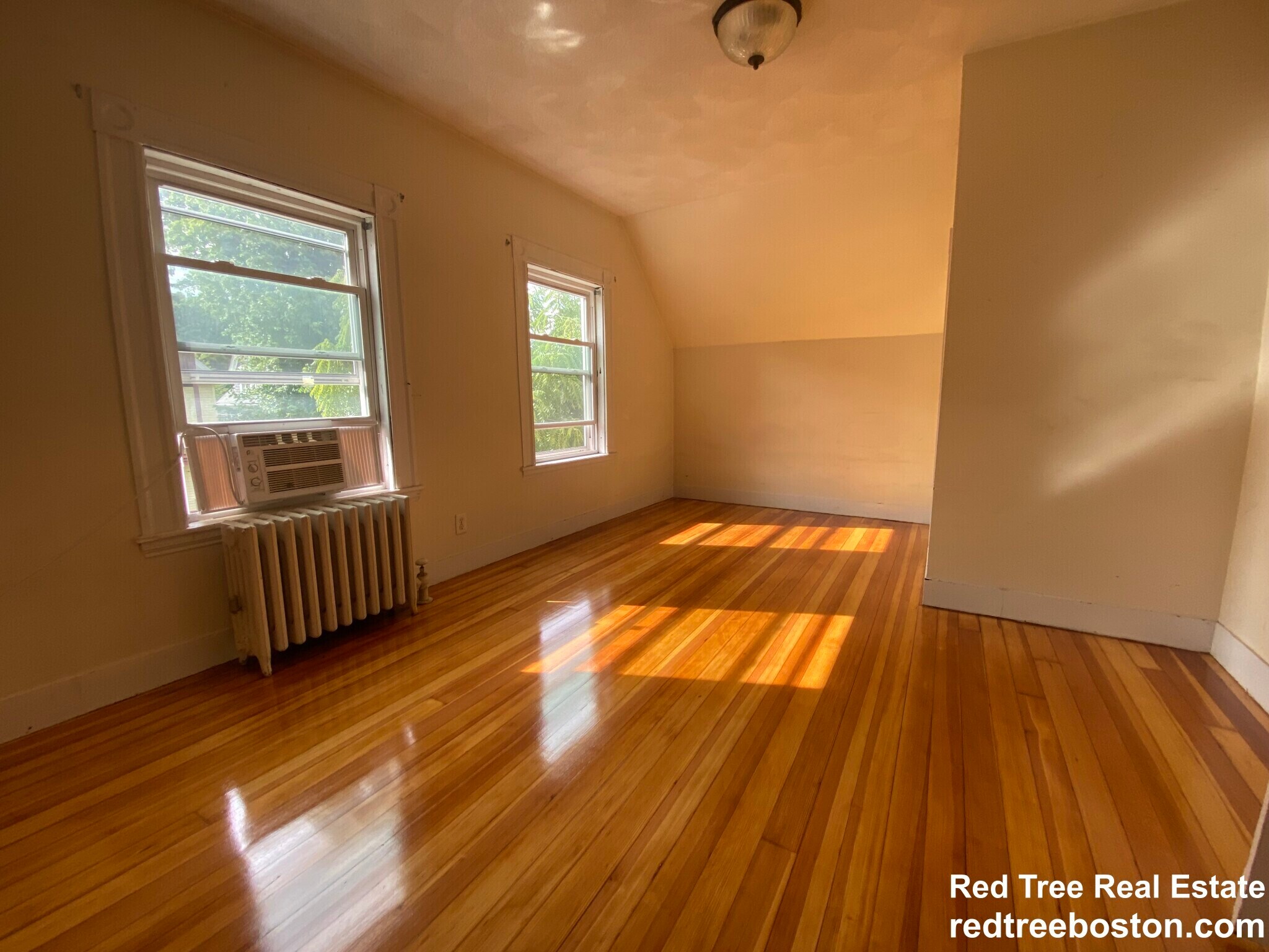 Building Photo - 72 Hobson St