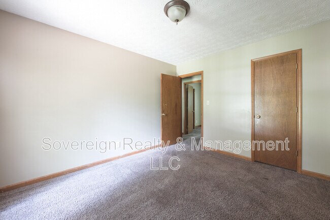 Building Photo - 310 Summerwood Ln