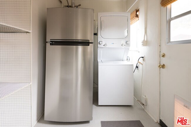 Building Photo - 1710 Glyndon Ave