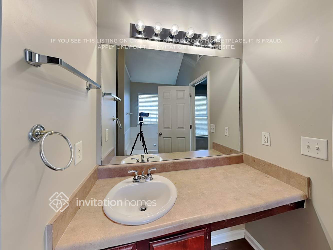 Building Photo - 215 Marriott Dr