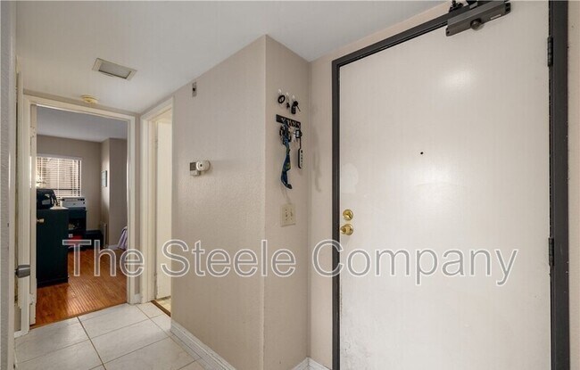 Building Photo - 12290 Corte Sabio