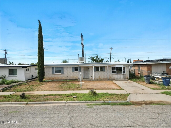 Primary Photo - 5520 Edinburg Dr