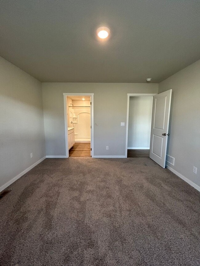 Building Photo - Your Dream Home Awaits in Gretna, NE!