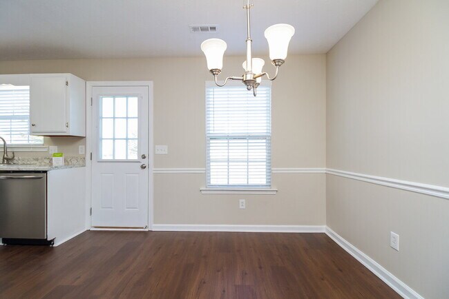 Building Photo - 2244 Rosecran Cir