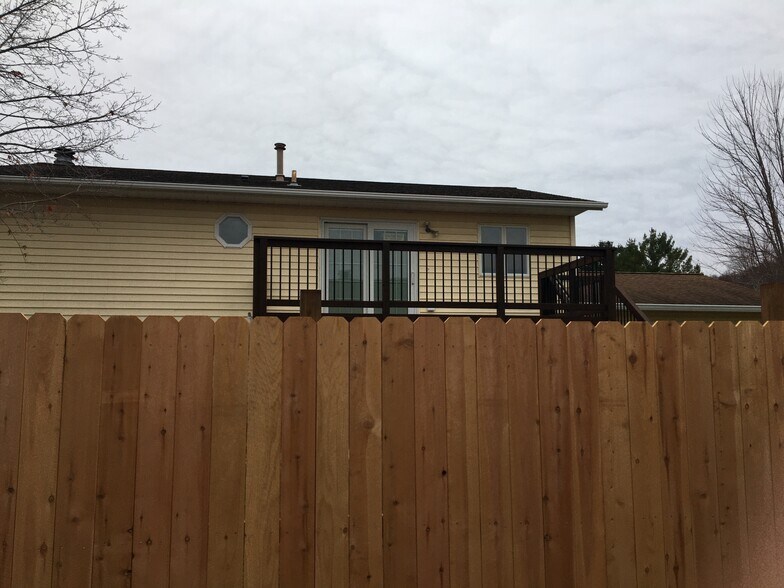 Building Photo - 3991 Whiting Ln NE