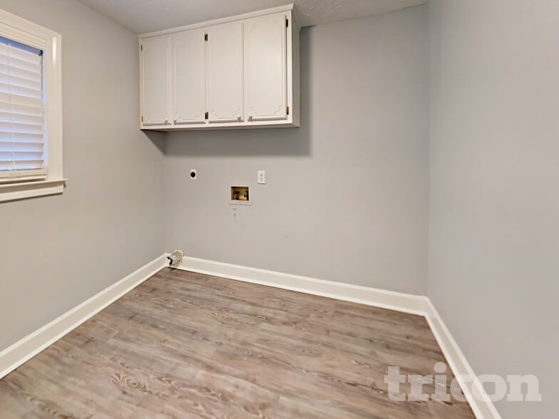 Building Photo - 3885 Marham Park Cir