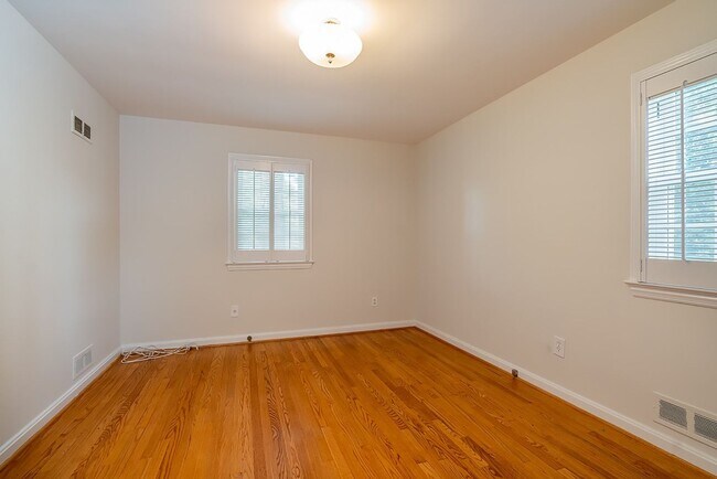 Building Photo - MUST SEE! Cozy Corner Cape in Chevy Chase is Move-in Ready!
