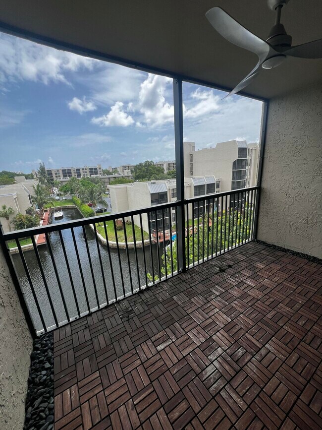 Building Photo - 17 Royal Palm Way