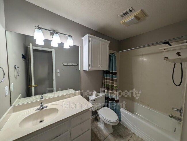 Building Photo - 9914 S 99th E Ave