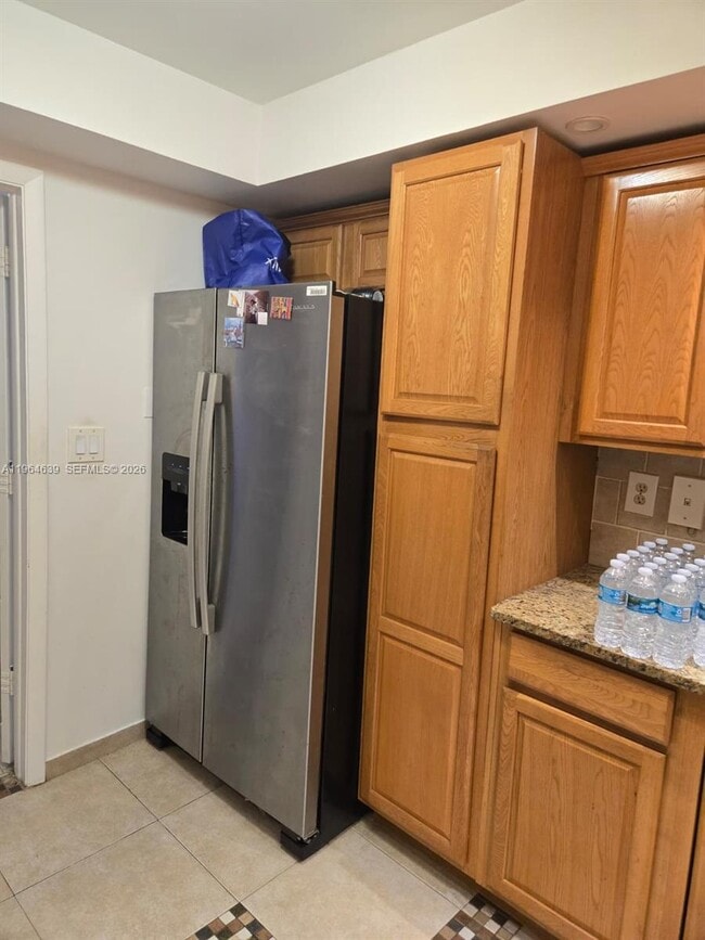 Building Photo - 4156 Inverrary Dr